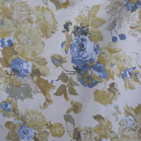 Dess. 626 Blå & Beige blomster på Hvidlig bund, BOMULD+POLYESTER